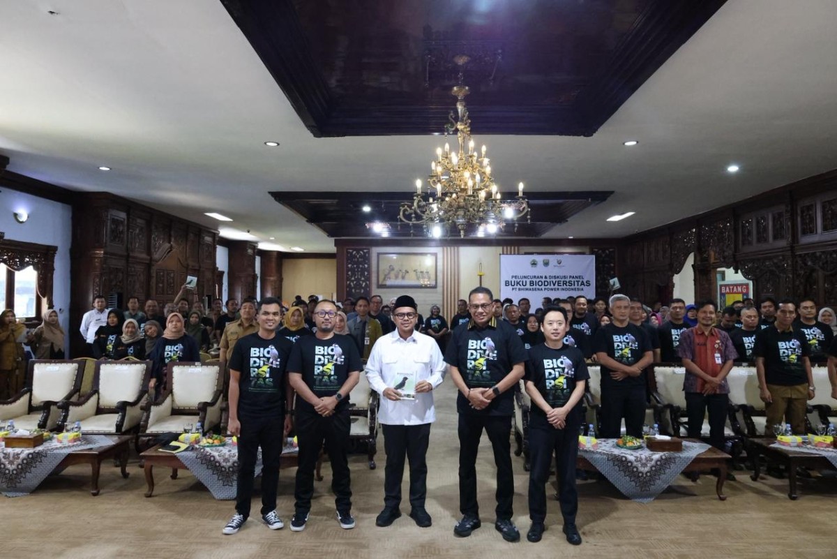 Photo together with all participants